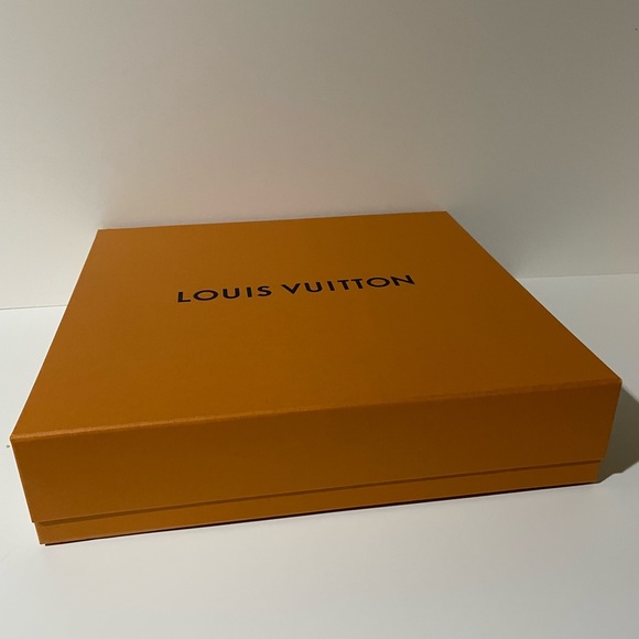 Empty Louis Vuitton Orange Magnetic Box - Picture 3 of 3